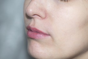 Перманентный макияж губ. Стойкие, розовые Губы. Использовано два цветы